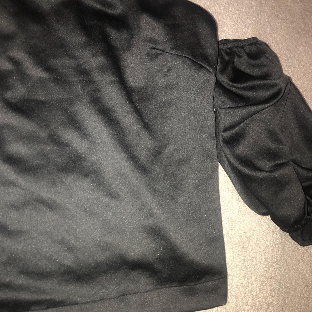 Off the Shoulder Satin Top - Picture 3 of 4